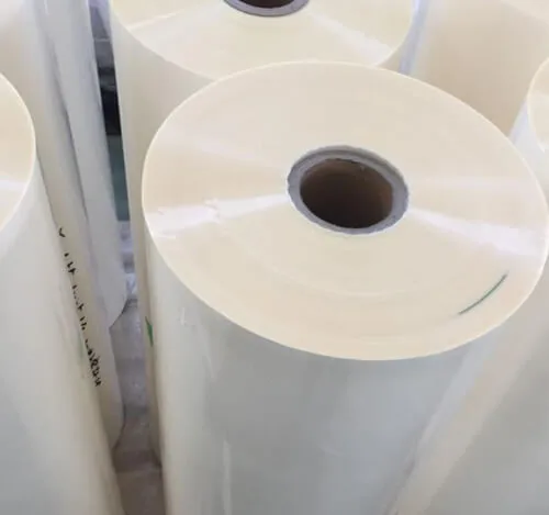 Dlaczego wiele bąbelków pojawia się po laminowaniu filmu?